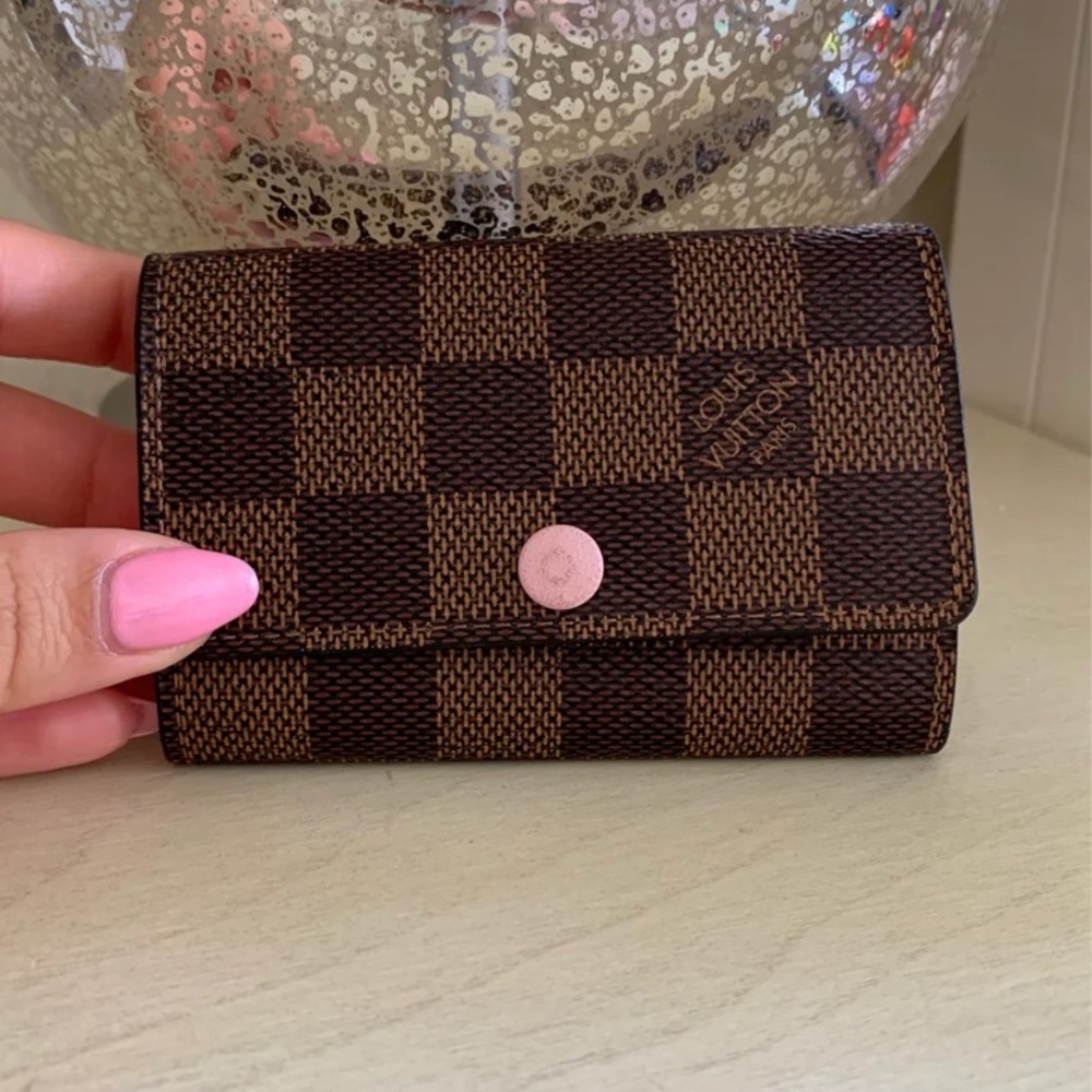 ❌SOLD❌Louis Vuitton key holder damier ebene